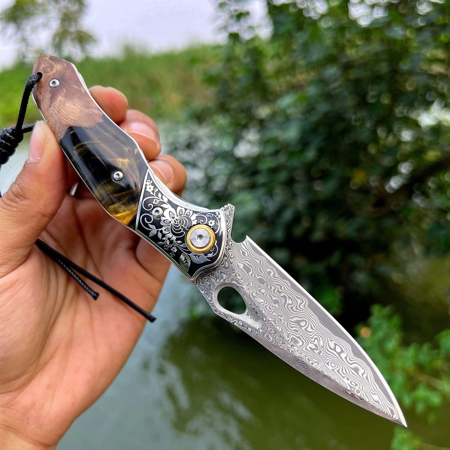 handmade Japan Damascus steel pocket knife,3.1" VG10 blade men and women Folding knife,With holster,Lining lock,resin and Maple handle,Suitable for EDC outdoor camping,go fishing hunting