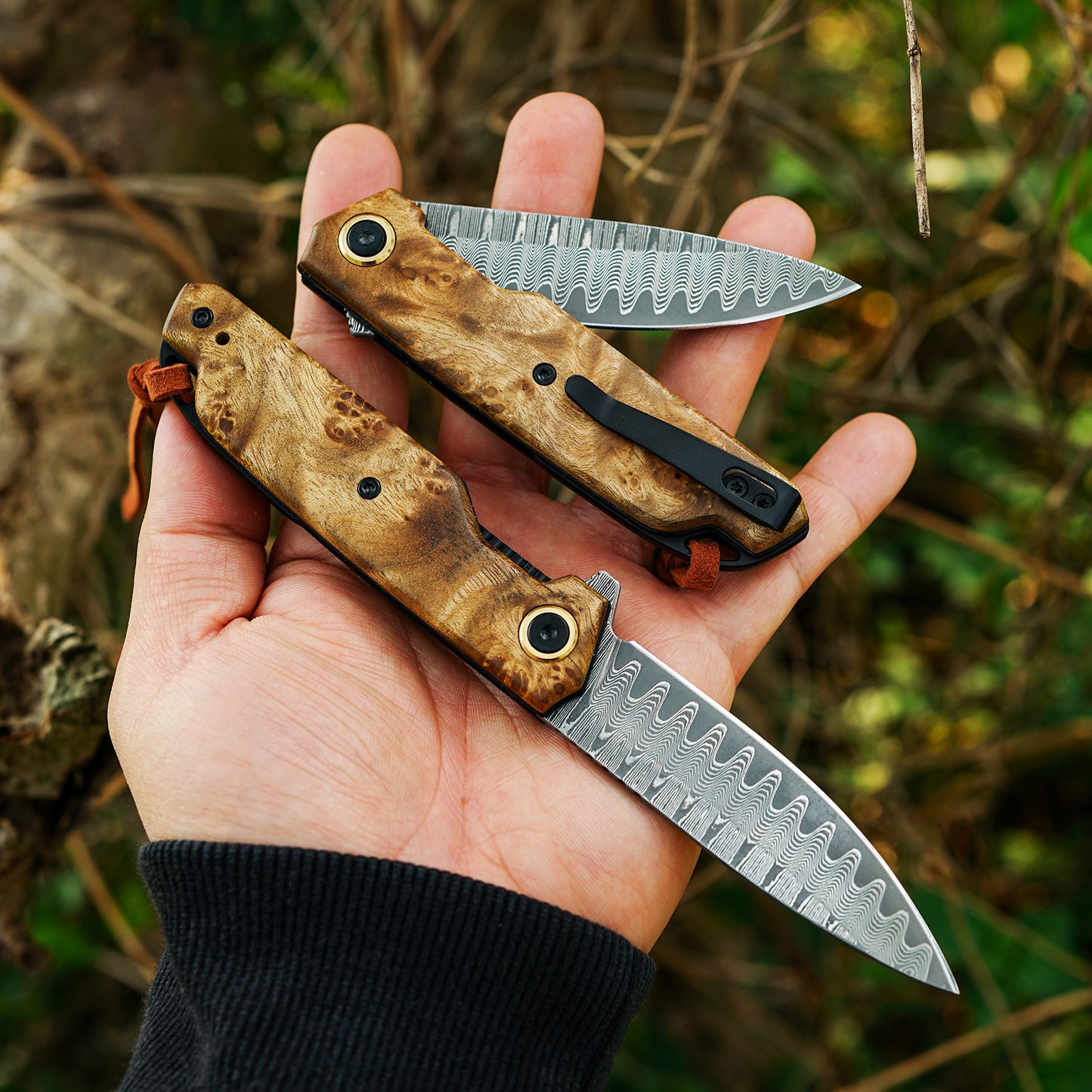 handmade Japan Damascus steel pocket knife,VG10 blade men and women Folding knife,With holster,Lining lock,Maple handle,Suitable for EDC outdoor camping,go fishing hunting