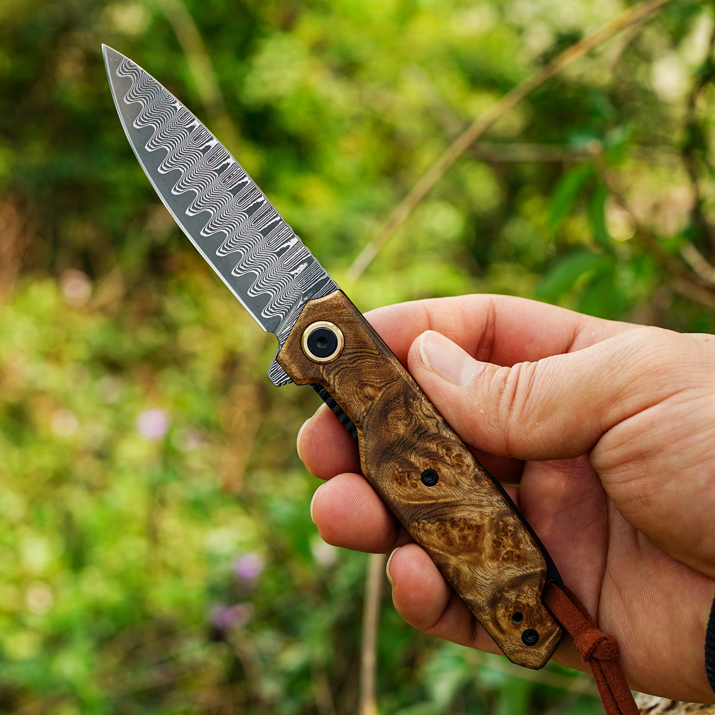 handmade Japan Damascus steel pocket knife,VG10 blade men and women Folding knife,With holster,Lining lock,Maple handle,Suitable for EDC outdoor camping,go fishing hunting