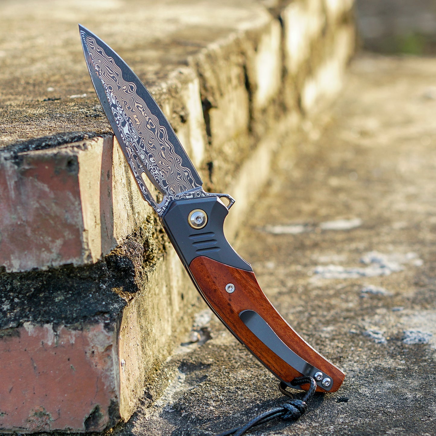 handmade Japan Damascus steel pocket knife, VG10 blade men and women Folding knife,With holster,Lining lock,resin and Maple handle,Suitable for EDC outdoor camping