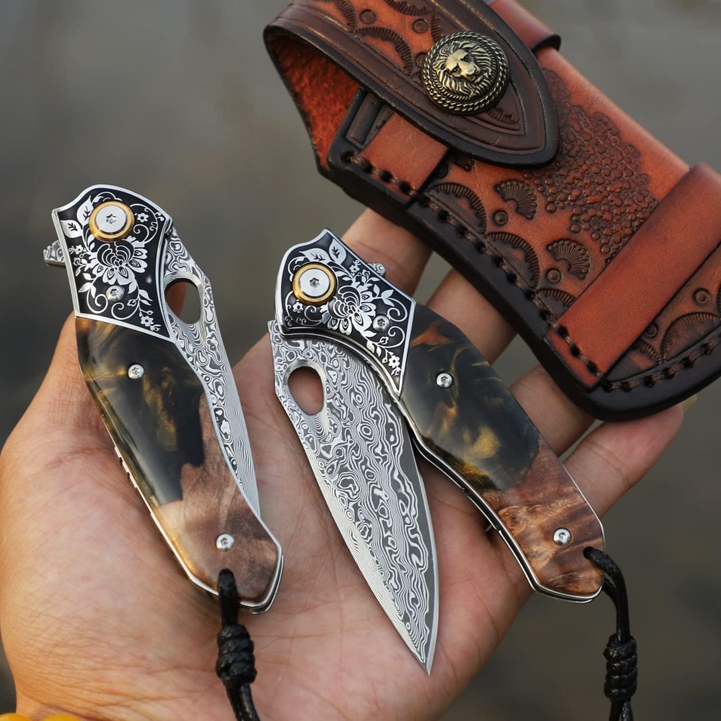 handmade Japan Damascus steel pocket knife，3.1" VG10 blade men and women Folding knife，With holster，Lining lock，resin and Maple handle，Suitable for EDC outdoor camping，go fishing hunting