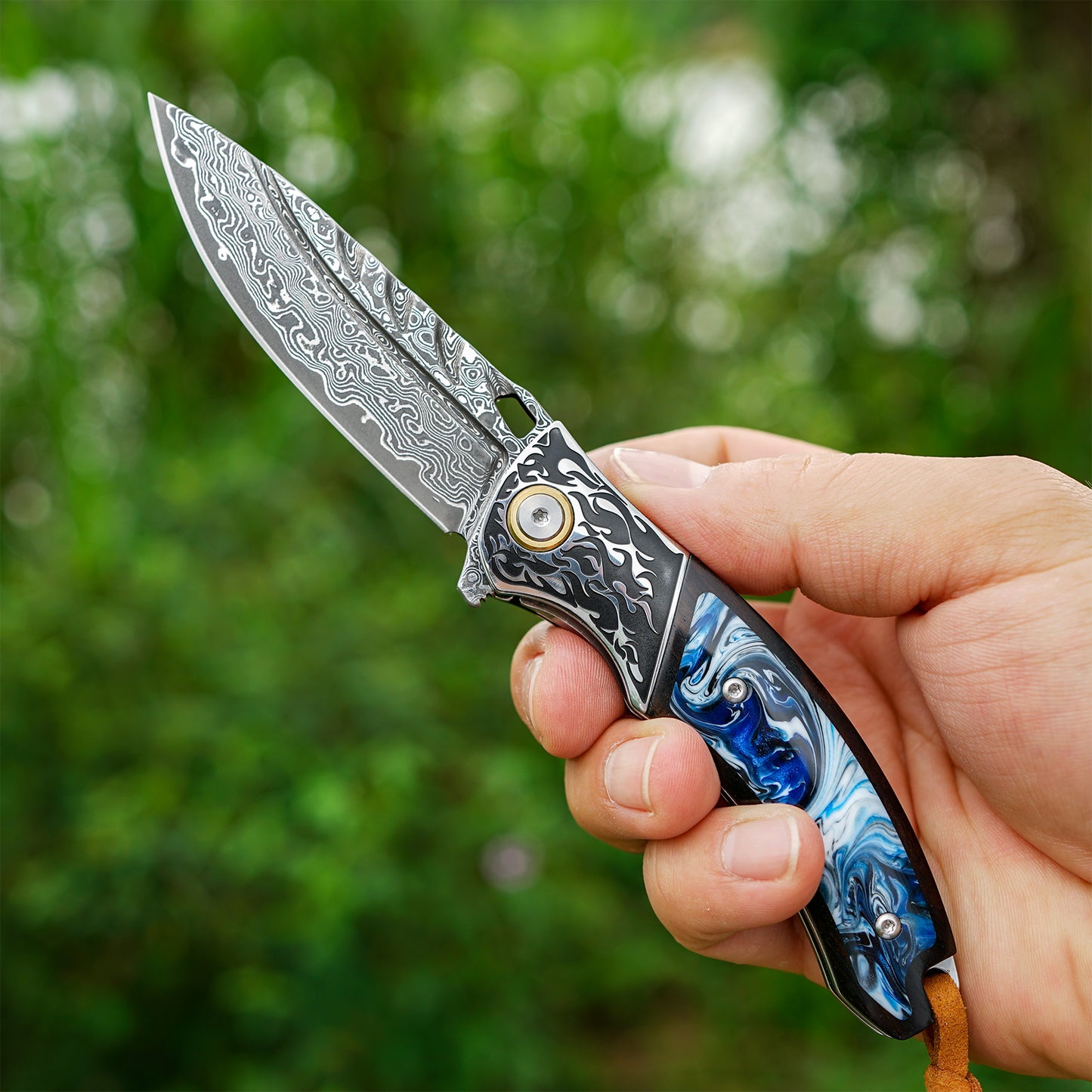 VNLA Damascus Folding Pocket Knife,Forged Damascus Steel Blade,New material handle made of resin and maple leaf.with leather case,Pocket Clip,Suitable for Hiking carry EDC